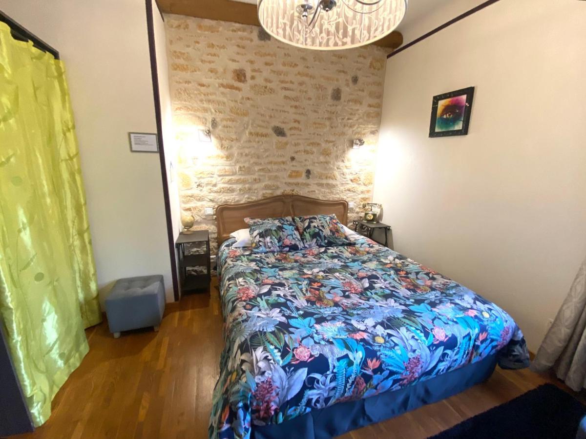 O Clair De Lune Au Coeur De Sarlat - Chambres Climatisees - Parking Prive - Piscine Chauffee - Spa Et Massages Екстериор снимка