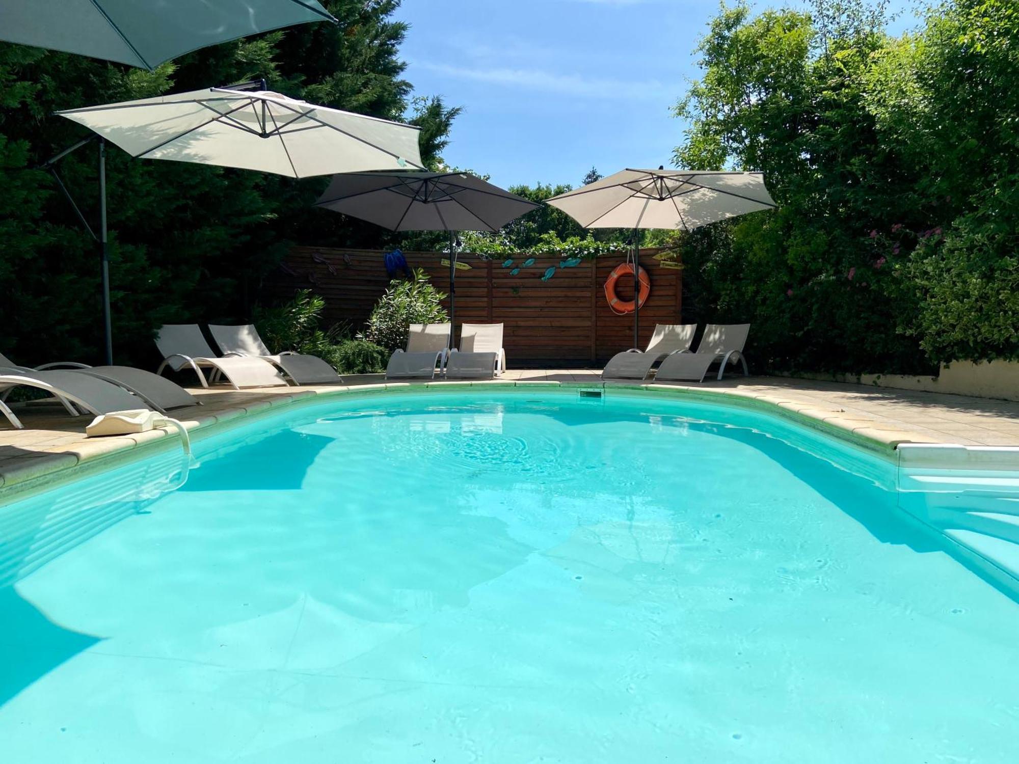 O Clair De Lune Au Coeur De Sarlat - Chambres Climatisees - Parking Prive - Piscine Chauffee - Spa Et Massages Екстериор снимка