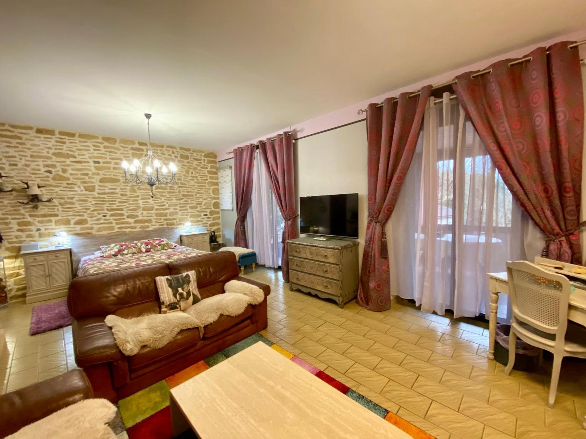 O Clair De Lune Au Coeur De Sarlat - Chambres Climatisees - Parking Prive - Piscine Chauffee - Spa Et Massages Екстериор снимка