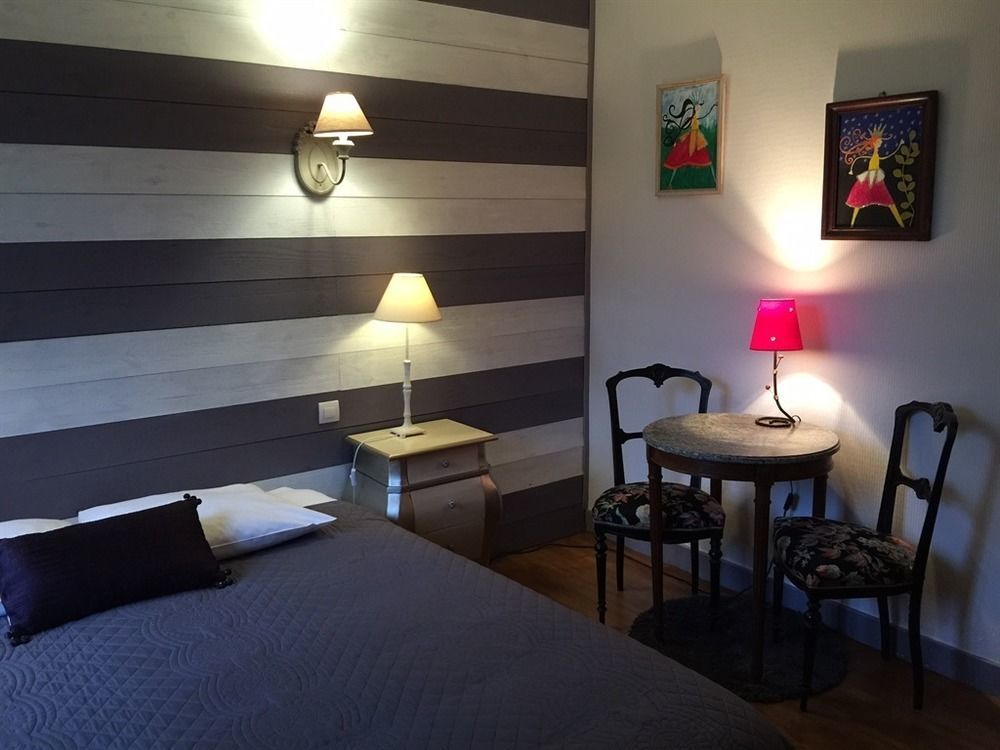 O Clair De Lune Au Coeur De Sarlat - Chambres Climatisees - Parking Prive - Piscine Chauffee - Spa Et Massages Екстериор снимка