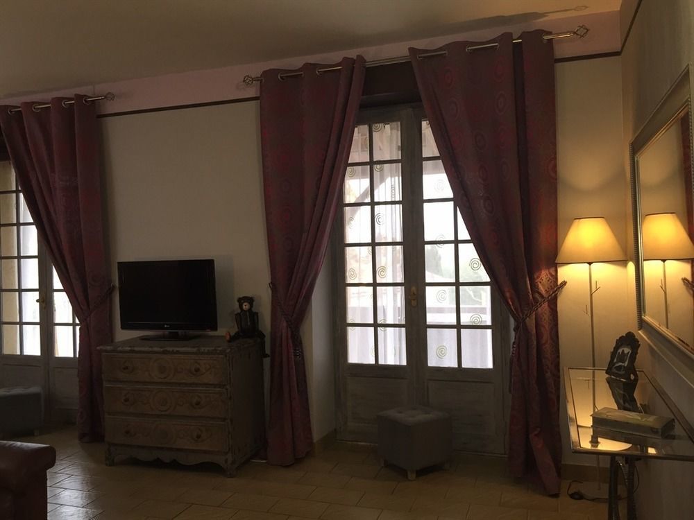 O Clair De Lune Au Coeur De Sarlat - Chambres Climatisees - Parking Prive - Piscine Chauffee - Spa Et Massages Екстериор снимка