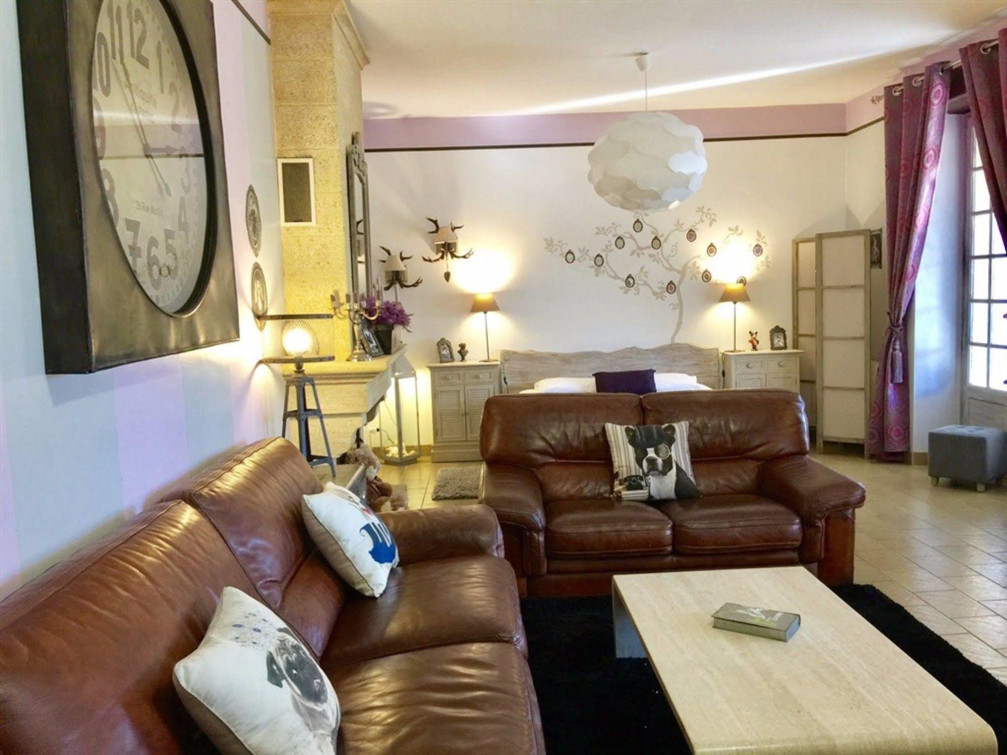 O Clair De Lune Au Coeur De Sarlat - Chambres Climatisees - Parking Prive - Piscine Chauffee - Spa Et Massages Екстериор снимка
