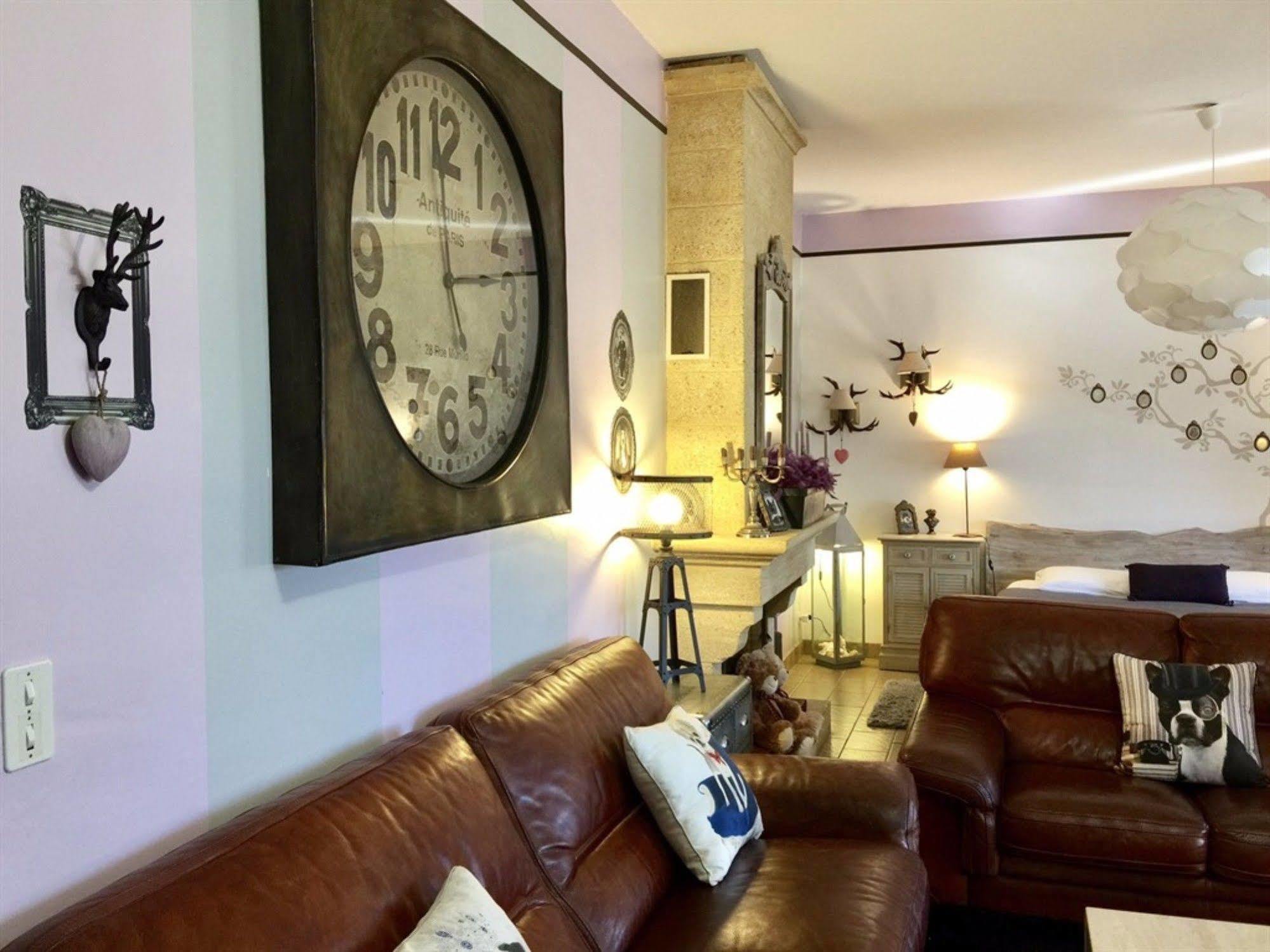 O Clair De Lune Au Coeur De Sarlat - Chambres Climatisees - Parking Prive - Piscine Chauffee - Spa Et Massages Екстериор снимка