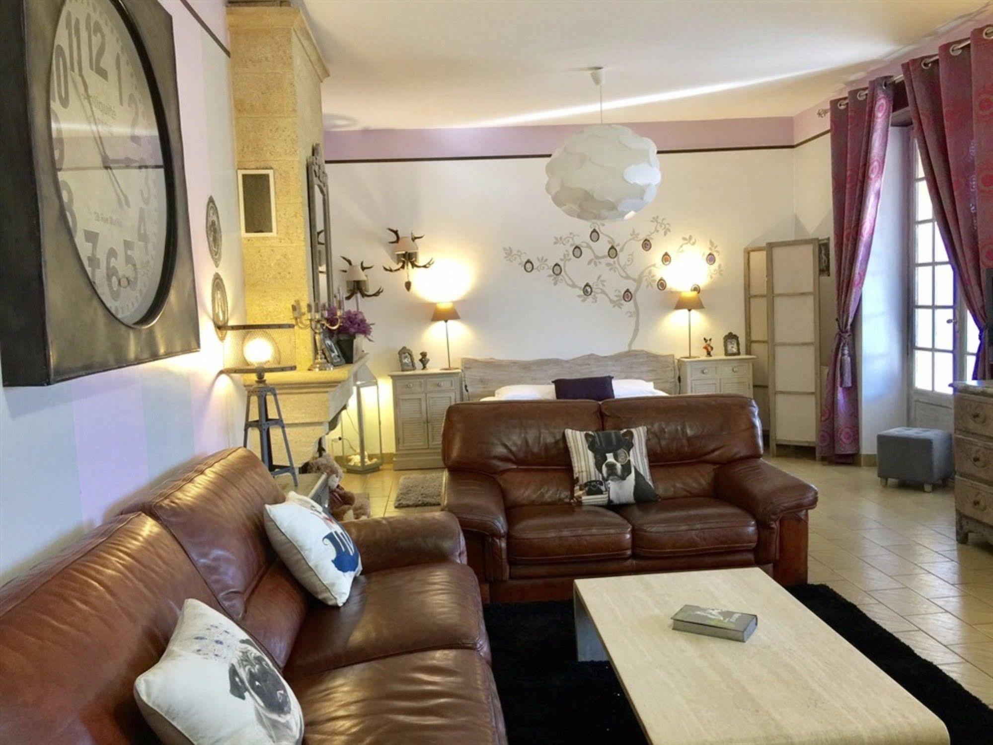 O Clair De Lune Au Coeur De Sarlat - Chambres Climatisees - Parking Prive - Piscine Chauffee - Spa Et Massages Екстериор снимка
