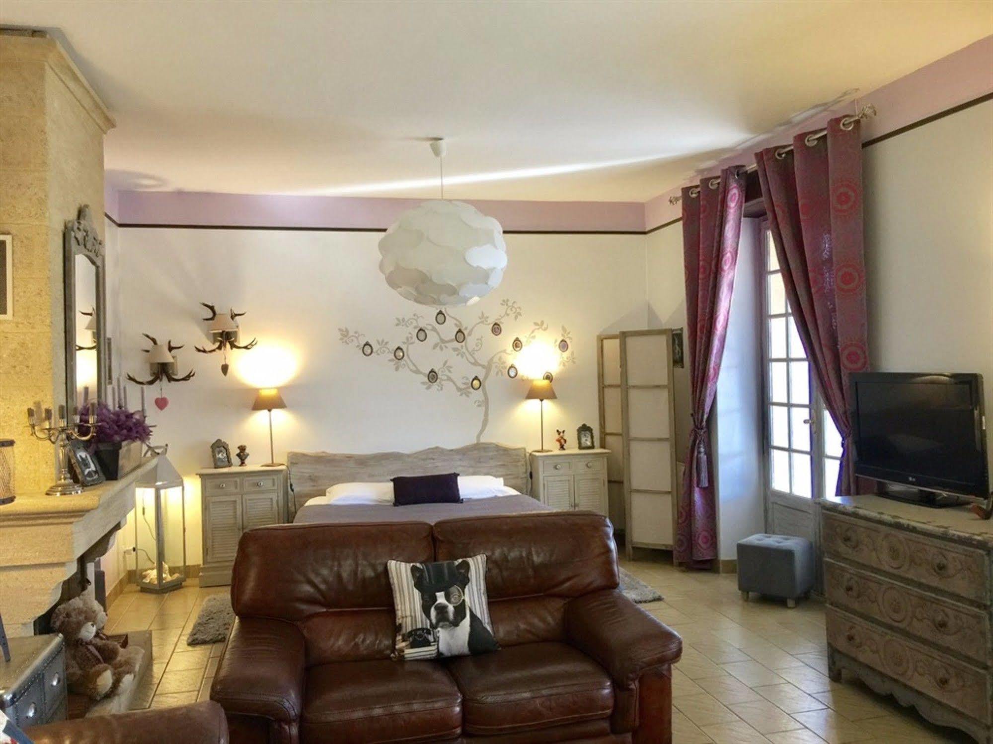 O Clair De Lune Au Coeur De Sarlat - Chambres Climatisees - Parking Prive - Piscine Chauffee - Spa Et Massages Екстериор снимка