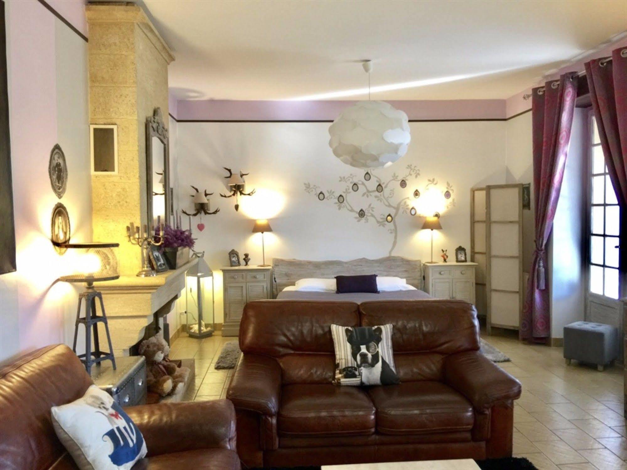 O Clair De Lune Au Coeur De Sarlat - Chambres Climatisees - Parking Prive - Piscine Chauffee - Spa Et Massages Екстериор снимка